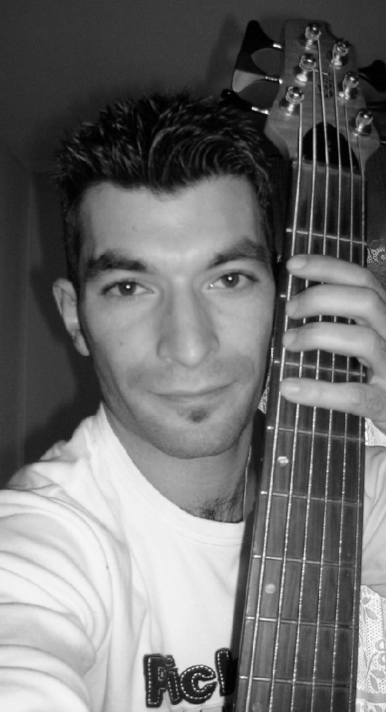 E&#39; morto <b>Davide Guastella</b>, bassista - 1396123985-e--morto-davide-guastella-bassista