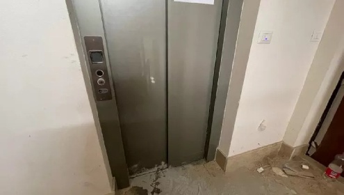 https://www.ragusanews.com//immagini_articoli/01-07-2022/non-aprite-quell-ascensore-il-boato-e-le-urla-siamo-morti-280.jpg