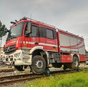 https://www.ragusanews.com//immagini_articoli/13-12-2021/1639391955-la-locomotiva-ibrida-dei-pompieri-siciliani-foto-video-2-280.jpg