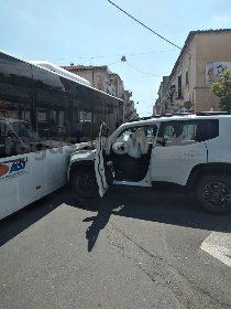 https://www.ragusanews.com//immagini_articoli/19-05-2022/autobus-contro-auto-a-scicli-feriti-280.jpg