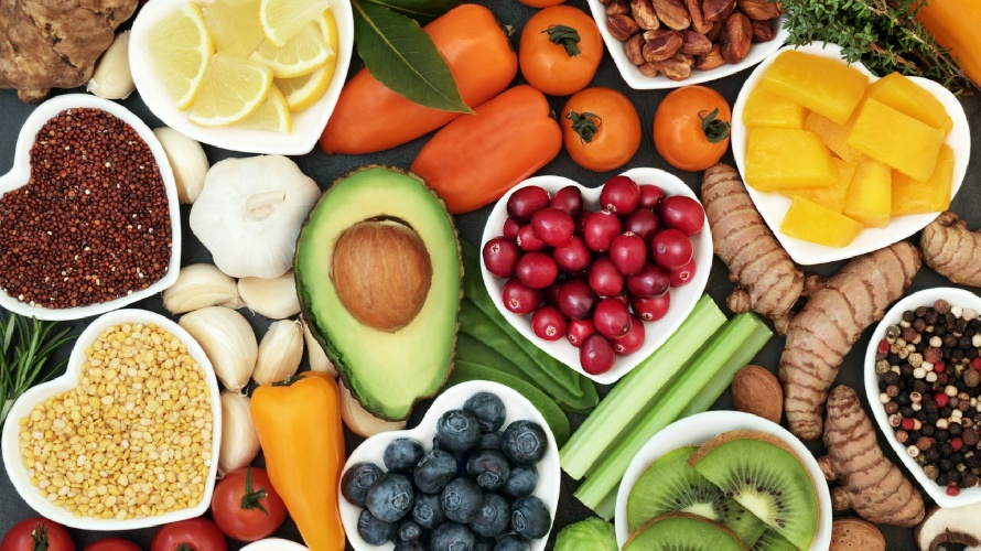 https://www.ragusanews.com//immagini_articoli/22-06-2021/dieta-la-frutta-per-abbassare-il-colesterolo-500.jpg