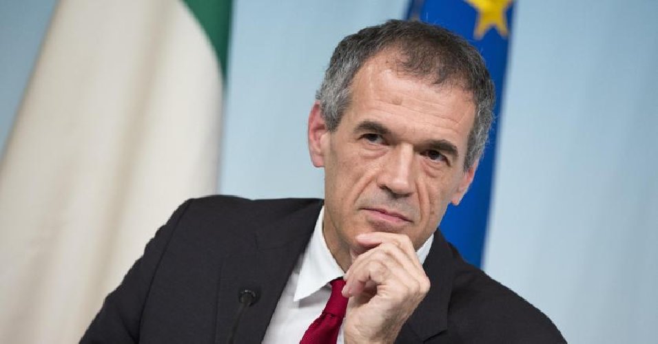 Risultati immagini per Carlo Cottarelli