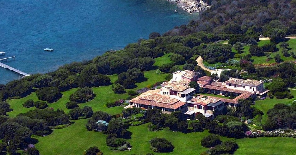 https://www.ragusanews.com/immagini_articoli/01-02-2024/villa-certosa-in-vendita-i-figli-di-berlusconi-si-dividono-le-proprieta-500.jpg
