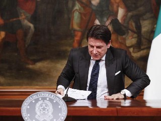 https://www.ragusanews.com/immagini_articoli/01-07-2020/conte-no-al-condono-edilizio-240.jpg