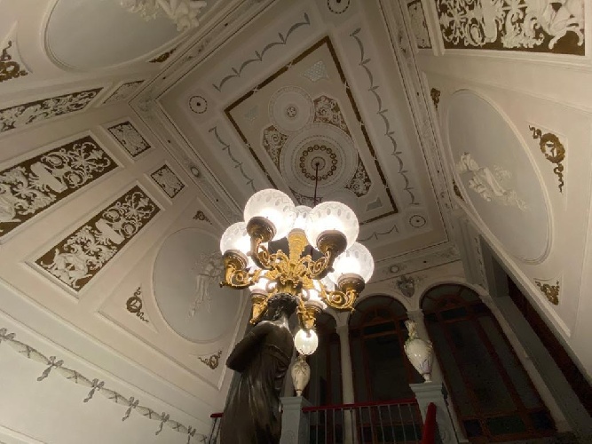 https://www.ragusanews.com/immagini_articoli/01-09-2022/1662017371-scicli-apre-al-pubblico-palazzo-massari-ed-e-un-evento-2-500.jpg