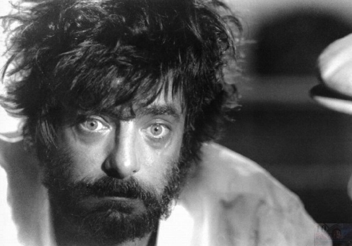 https://www.ragusanews.com/immagini_articoli/01-09-2024/giancarlo-giannini-su-travolti-da-un-insolito-destino-ruppi-menisco-500.jpg