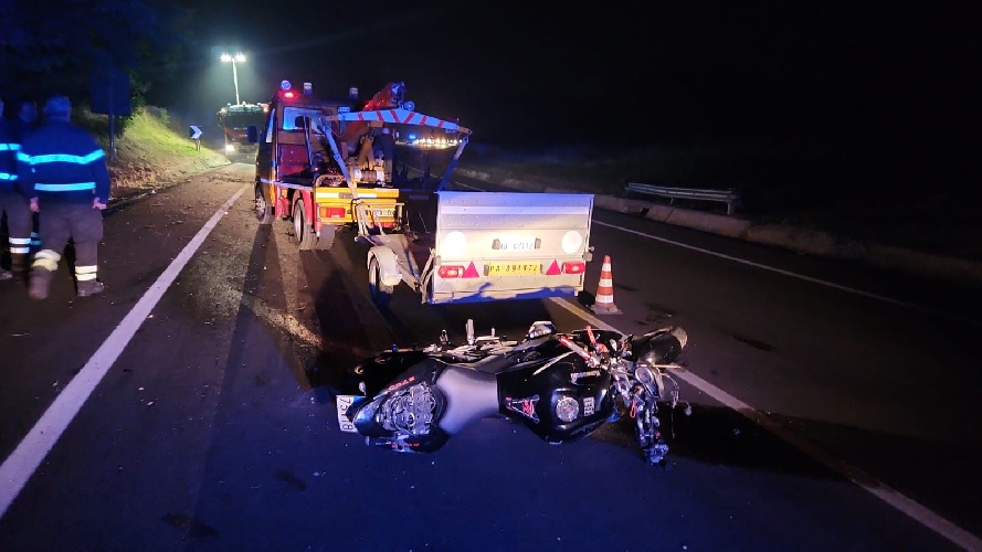 https://www.ragusanews.com/immagini_articoli/01-10-2023/1696175539-tragico-destino-di-una-famiglia-2-figli-morti-nello-stesso-tratto-stradale-2-500.jpg