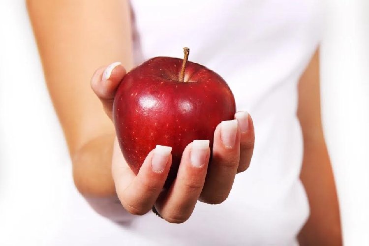 https://www.ragusanews.com/immagini_articoli/02-02-2021/dieta-della-mela-come-dimagrire-la-pancia-in-pochi-giorni-500.jpg