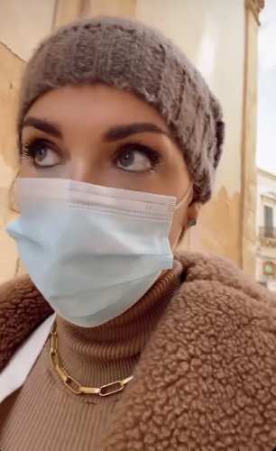 https://www.ragusanews.com/immagini_articoli/02-02-2021/l-influencer-iaia-de-rose-a-scicli-500.jpg