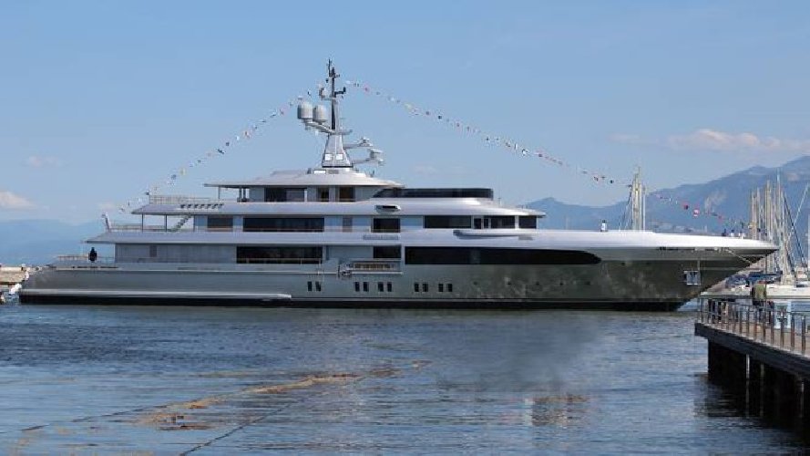 yacht regina d'italia dolce e gabbana