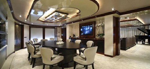 https://www.ragusanews.com/immagini_articoli/02-08-2018/1533166708-yacht-azteca-lambisce-marina-ragusa-sognare-3-240.jpg