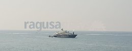 https://www.ragusanews.com/immagini_articoli/02-08-2018/yacht-azteca-lambisce-marina-ragusa-sognare-100.jpg