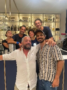 https://www.ragusanews.com/immagini_articoli/02-10-2022/1664699849-stefania-sandrelli-a-cena-a-marina-di-ragusa-nelle-pause-del-film-1-300.jpg