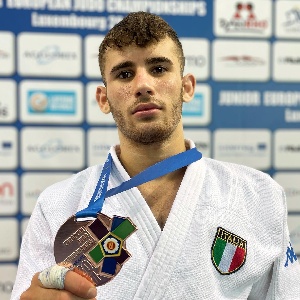 https://www.ragusanews.com/immagini_articoli/02-10-2023/judo-ai-mondiali-juniores-in-portogallo-vincenzo-pelligra-300.jpg
