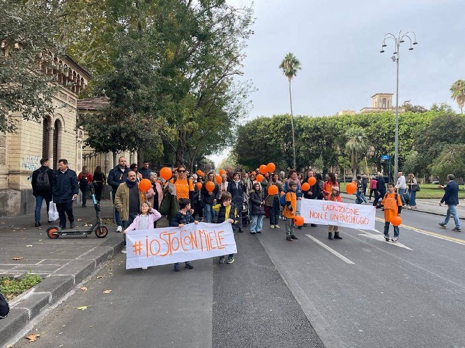 https://www.ragusanews.com/immagini_articoli/02-12-2023/una-marcia-per-il-banbino-abbandonao-a-ragusa-al-centro-di-disputa-500.jpg