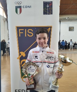 https://www.ragusanews.com/immagini_articoli/03-04-2025/1743682309-ai-campionati-siciliani-di-scherma-under-14-buon-bottino-per-conad-scherma-modica-3-300.jpg
