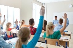 https://www.ragusanews.com/immagini_articoli/03-04-2025/professore-abusa-e-molesta-studentesse-in-un-liceo-arrestato-a-scuola-100.jpg