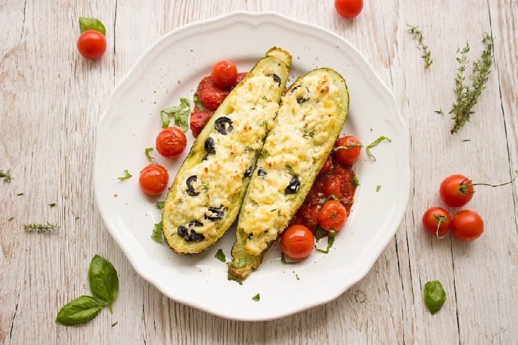 https://www.ragusanews.com/immagini_articoli/03-06-2019/dieta-zucchine-perdi-4-chili-in-7-giorni-500.jpg