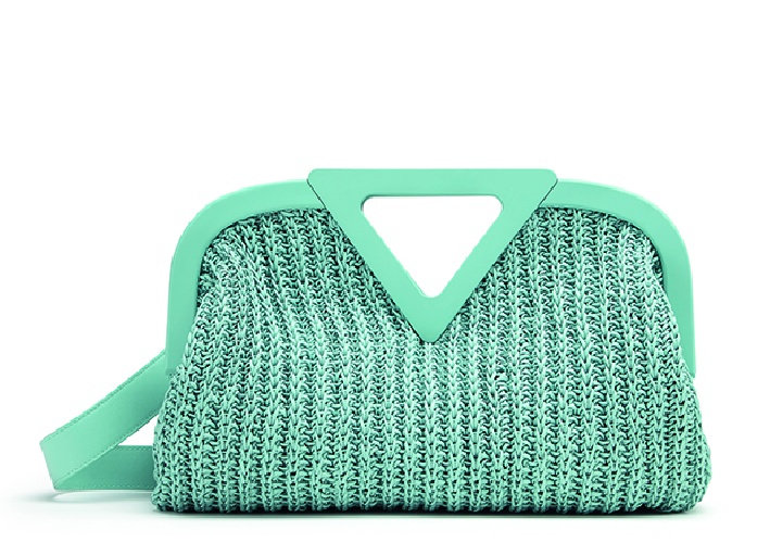 https://www.ragusanews.com/immagini_articoli/03-07-2021/1625325944-un-estate-2021-in-crochet-impazza-il-trend-borse-uncinetto-6-500.jpg