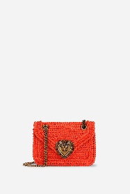 https://www.ragusanews.com/immagini_articoli/03-07-2021/1625325946-un-estate-2021-in-crochet-impazza-il-trend-borse-uncinetto-7-280.jpg