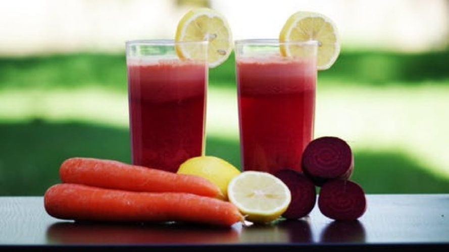https://www.ragusanews.com/immagini_articoli/03-08-2021/la-dieta-idrica-per-sgonfiarsi-e-dimagrire-velocemente-500.jpg