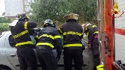 https://www.ragusanews.com/immagini_articoli/03-08-2022/bimba-di-un-mese-chiusa-in-autok-liberata-dai-pompieri-100.jpg
