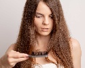https://www.ragusanews.com/immagini_articoli/03-10-2022/caduta-e-perdita-dei-capelli-in-autunno-i-metodi-per-prevenire-100.jpg