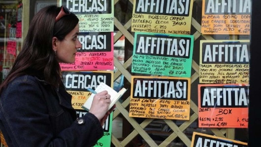 https://www.ragusanews.com/immagini_articoli/03-10-2022/caro-affitti-per-una-casa-538-euro-al-mese-in-media-300.jpg