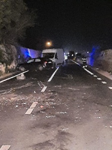 https://www.ragusanews.com/immagini_articoli/03-11-2023/1699040021-brutto-incidente-sulla-ragusa-chiaramonte-3-mezzi-coinvolti-una-ferita-1-300.jpg