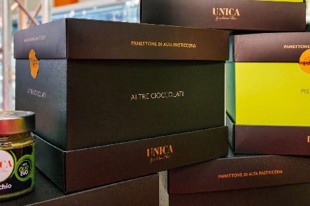https://www.ragusanews.com/immagini_articoli/03-12-2023/1701640031-nasce-unica-il-panettone-del-maestro-antonio-pitino-3-300.jpg