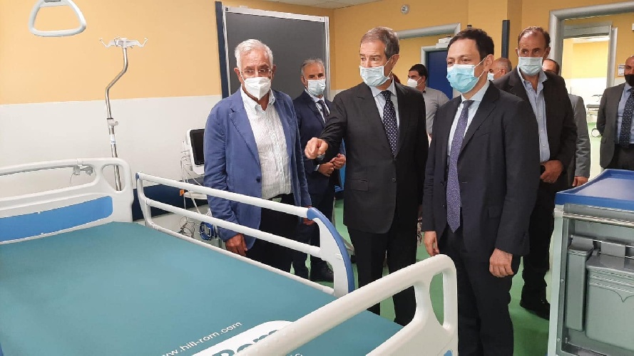 https://www.ragusanews.com/immagini_articoli/04-01-2022/covid-musumeci-se-continua-cosi-zona-arancione-inevitabile-500.jpg