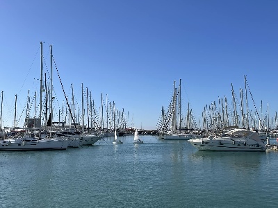 https://www.ragusanews.com/immagini_articoli/04-01-2023/1672827567-trofeo-del-comitato-al-porto-turistico-di-marina-di-ragusa-i-premiati-1-300.jpg
