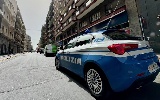 https://www.ragusanews.com/immagini_articoli/04-01-2025/vuole-andare-al-lavoro-ma-c-e-un-uomo-sul-cofano-100.jpg