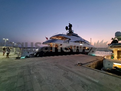 https://www.ragusanews.com/immagini_articoli/04-08-2022/1659605294-il-superyacht-belita-ha-fatto-tappa-a-marina-di-ragusa-foto-video-1-300.jpg