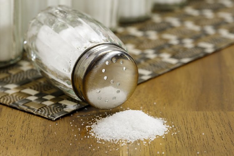 https://www.ragusanews.com/immagini_articoli/04-11-2019/dieta-iposodica-ridurre-il-consumo-di-sale-per-rimanere-in-salute-500.jpg