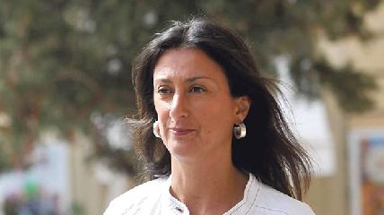 https://www.ragusanews.com/immagini_articoli/04-12-2017/omicidio-giornalista-caruana-galizia-otto-arresti-240.jpg