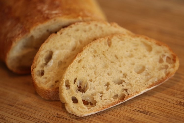 https://www.ragusanews.com/immagini_articoli/05-03-2021/quanto-pane-mangiare-a-dieta-500.jpg