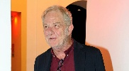 https://www.ragusanews.com/immagini_articoli/05-04-2025/morto-antonello-fassari-l-attore-star-de-i-cesaroni-aveva-72-anni-era-malato-da-tempo-100.jpg