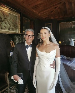 https://www.ragusanews.com/immagini_articoli/05-06-2024/1717573787-il-calciatore-leander-dendoncker-si-e-sposato-a-noto-1-300.jpg