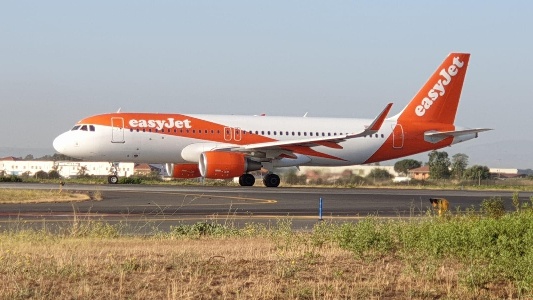 https://www.ragusanews.com/immagini_articoli/05-09-2023/easyjet-lancia-la-rotta-comiso-milano-malpensa-300.jpg