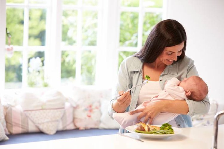 https://www.ragusanews.com/immagini_articoli/06-02-2020/dieta-post-parto-i-consigli-per-le-mamme-che-vogliono-ritornare-in-forma-500.jpg
