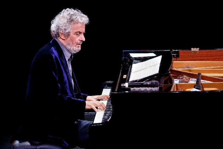 https://www.ragusanews.com/immagini_articoli/06-02-2024/musica-nicola-piovani-al-teatro-garibaldi-di-modica-lunedi-12-febbraio-500.jpg