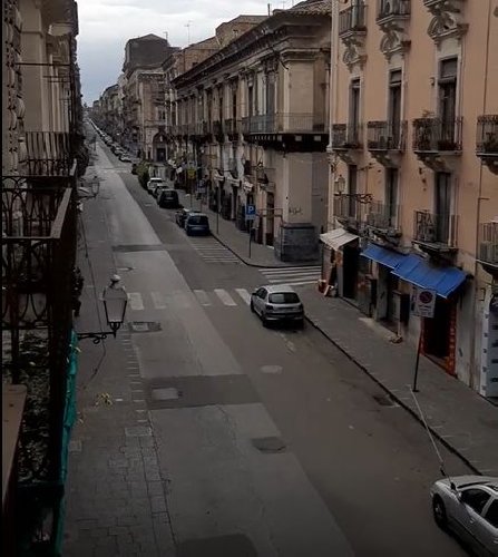 https://www.ragusanews.com/immagini_articoli/06-04-2021/pasquetta-deserta-solo-polizia-in-giro-le-violazioni-sono-al-chiuso-video-500.jpg