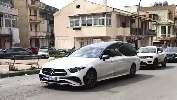 https://www.ragusanews.com/immagini_articoli/06-04-2025/sara-e-ognuno-di-noi-folla-a-misilmeri-per-la-camera-ardente-100.jpg