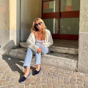 https://www.ragusanews.com/immagini_articoli/06-06-2024/scarpe-la-moda-delle-friulane-300.jpg