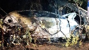 https://www.ragusanews.com/immagini_articoli/06-07-2023/auto-si-schianta-contro-un-albero-ventenne-muore-carbonizzato-100.jpg