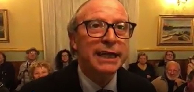 https://www.ragusanews.com/immagini_articoli/06-11-2024/peculato-a-giudizio-iano-gurrieri-ex-sindaco-di-chiaramonte-gulfi-300.jpg
