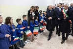 https://www.ragusanews.com/immagini_articoli/07-01-2025/mattarella-a-militello-val-di-catania-accoglienza-da-star-100.jpg