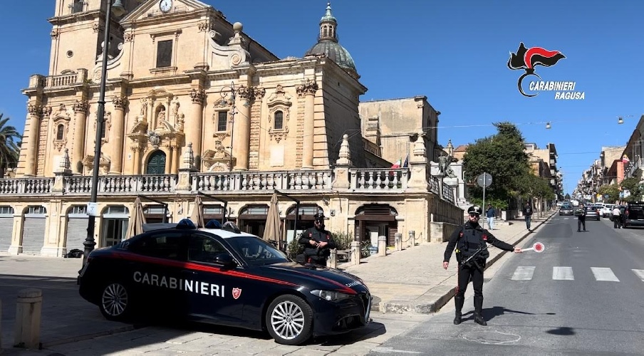 https://www.ragusanews.com/immagini_articoli/07-05-2024/ragusa-23enne-gambiano-spacciatore-in-piazza-matteotti-500.jpg