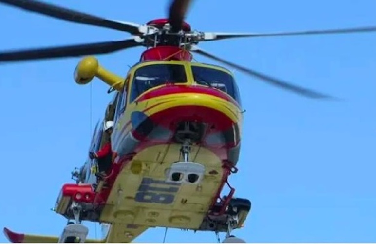 https://www.ragusanews.com/immagini_articoli/07-08-2023/con-la-moto-contro-un-muretto-e-grave-elisoccorso-500.jpg